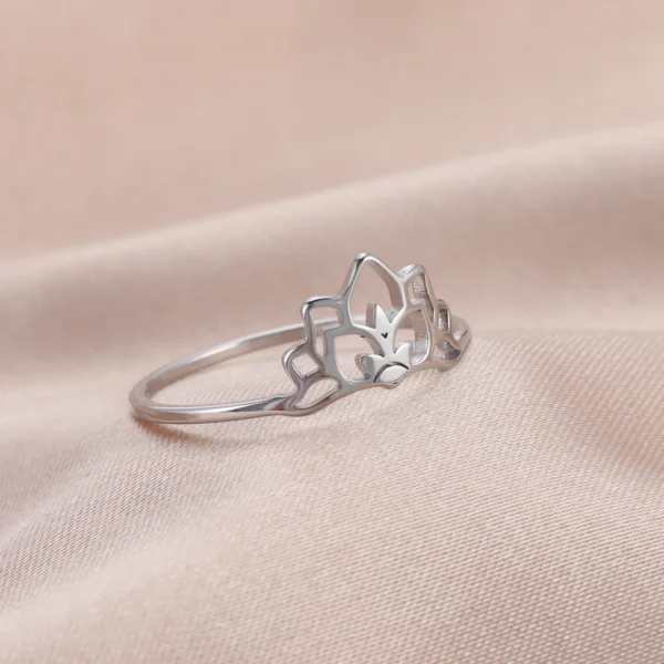 Skyrim Stainless Steel Lotus Flower Rings for Women Vintage Finger Ring Jewelry Female Wedding Engagement Gift Wholesale 2025