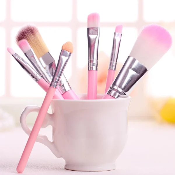 Hello Kitty Makeup Brush Set with Box Cute Fashion Blush Eyebrow Lip Eyeshadow Brush Beauty Tool Women Girls Facial Makeup Gift - Image 5